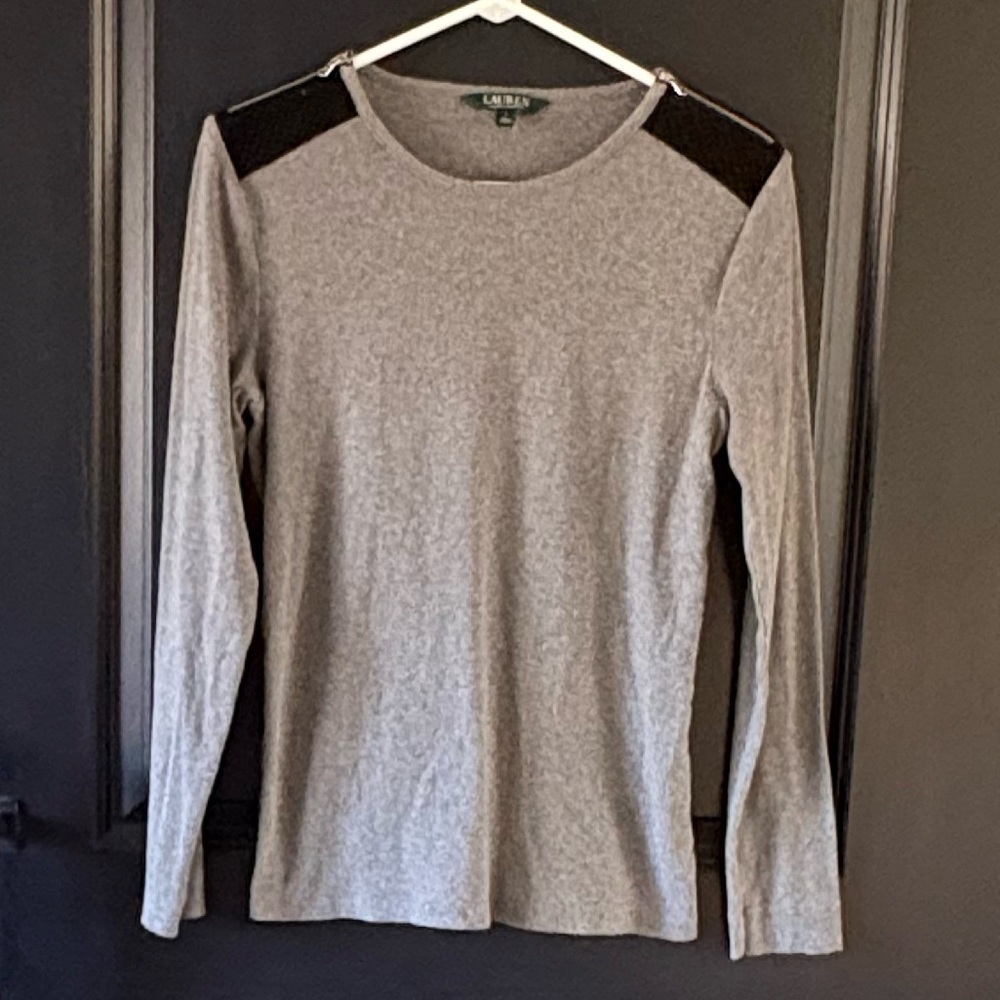 Lauren Ralph Lauren Long Sleeve Top Size Large Gray Black Patch Preppy Academia